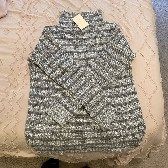 mock neck sweater - Picture 2 of 5